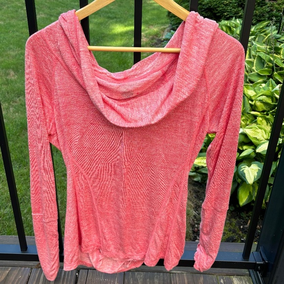 Ladies Light Hooded Pullover in Watermelon Pink NWOT, size large - Picture 1 of 9